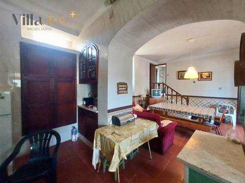 Moradia T3+1 à Venda em Tomar – Espaço e Natureza