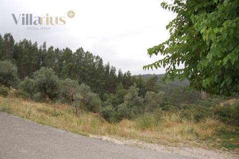 Terreno com viabilidade de construção a 3 min. da praia fluvial