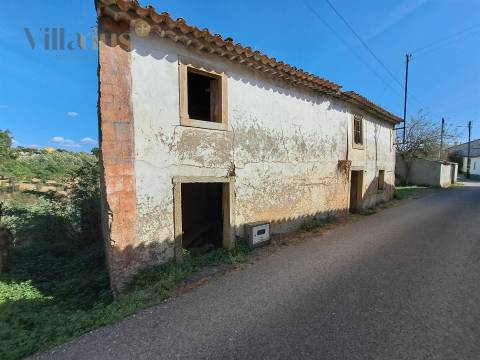 Moradia em Pedra T4 para Recuperar – Casais e Alviobeira, Tomar