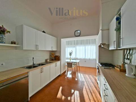 Apartamento T4 Remodelado na Zona Histórica de Tomar