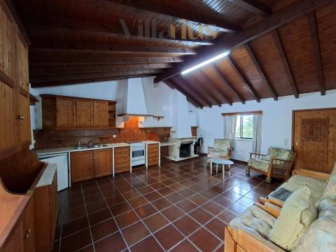 Moradia Térrea com Terreno Extenso a 3 min de Alverangel