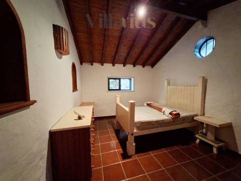 Moradia Térrea com Terreno Extenso a 3 min de Alverangel