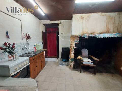 Moradia T3 com Terreno em Tomar | 18.760 m²