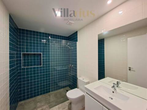 Moradia Térrea Remodelada em Tomar | 2 Quartos e Jardim