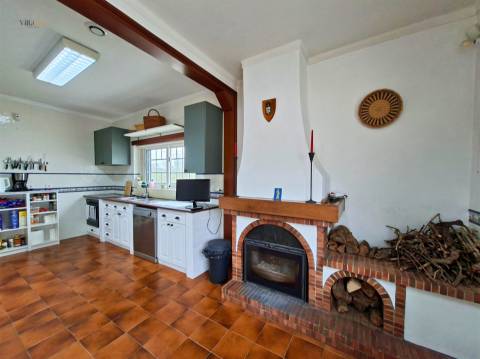 Moradia Térrea com Piscina e Terreno em São Pedro de Tomar | Villarius