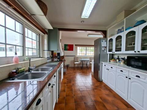 Moradia Térrea com Piscina e Terreno em São Pedro de Tomar | Villarius