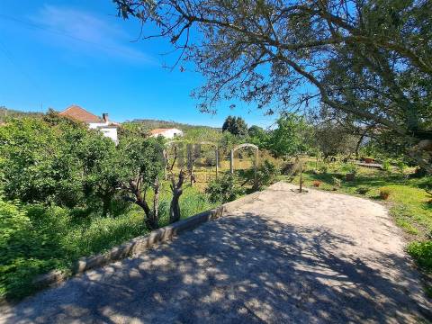 Moradia T2 para Venda em Casais e Alviobeira, Tomar