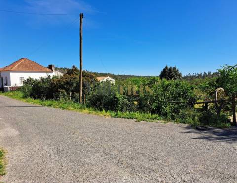 Moradia T2 para Venda em Casais e Alviobeira, Tomar