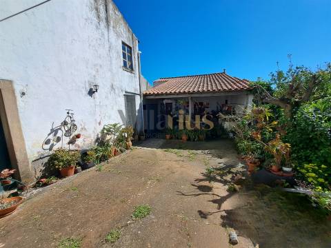 Moradia T2 para Venda em Casais e Alviobeira, Tomar