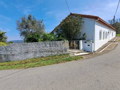 Moradia térrea T3 para Venda em Serra e Junceira, Tomar