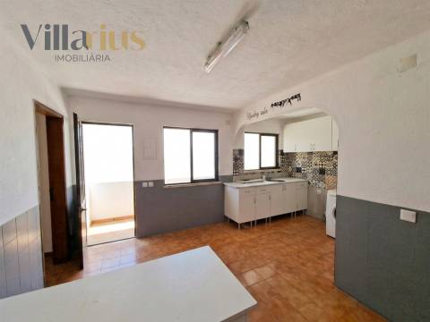 Moradia Geminada T4 + Sótão + Anexo | Entroncamento