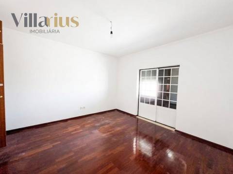 Moradia Geminada T4 + Sótão + Anexo | Entroncamento