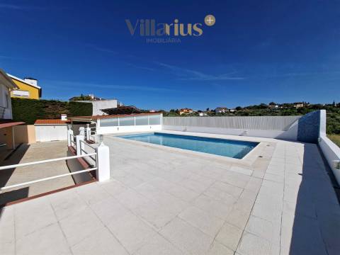 Moradia de Luxo V3+1 com Piscina e Jardim Privativo
