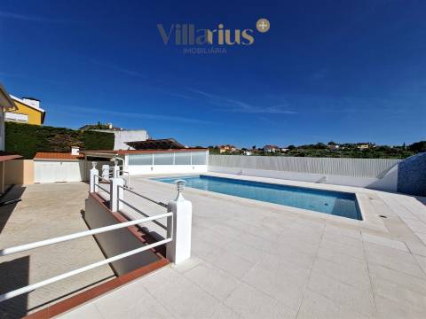 Moradia de Luxo V3+1 com Piscina e Jardim Privativo