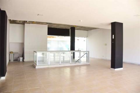 Loja no centro da Guia - Albufeira