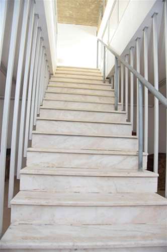 Loja no centro da Guia - Albufeira