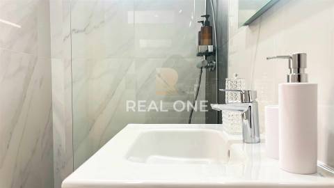 Apartamento T1 + 1 com vistas para o Mar e Marina