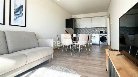 Apartamento T1 + 1 com vistas para o Mar e Marina