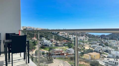 Moderno Apartamento de 1 Quarto com Vista Mar em Condomínio Exclusivo em Albufeira