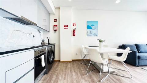 Moderno Apartamento de 1 Quarto com Vista Mar em Condomínio Exclusivo em Albufeira