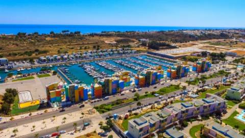 Moderno Apartamento de 1 Quarto com Vista Mar em Condomínio Exclusivo em Albufeira