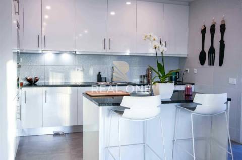 Exclusivo - Moradia moderna  com detalhes Exclusivos e Piscina Privada próxima da cidade