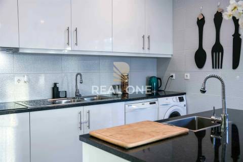 Exclusivo - Moradia moderna  com detalhes Exclusivos e Piscina Privada próxima da cidade