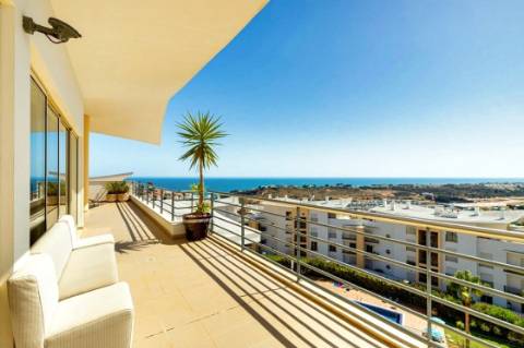 Soberba Penthouse com vista mar