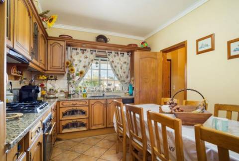 Moradia V3 na Mosqueira