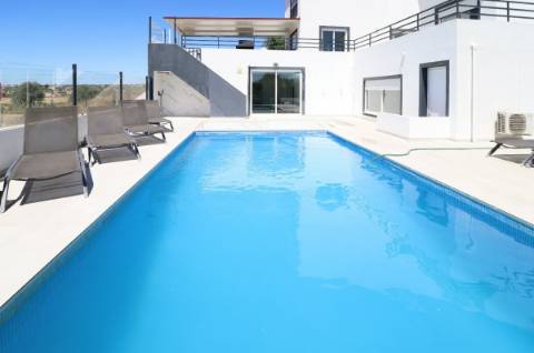 Moradia privada, renovada e com Vista Mar