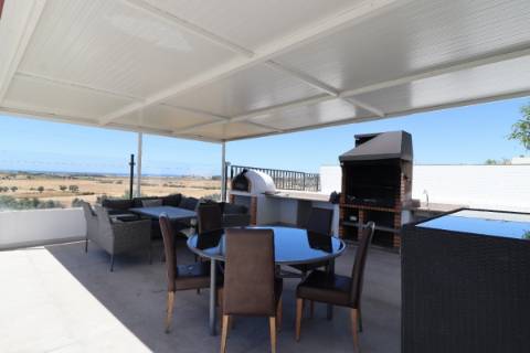 Moradia privada, renovada e com Vista Mar