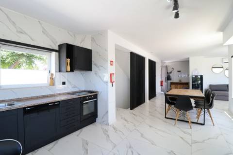 Moradia privada, renovada e com Vista Mar