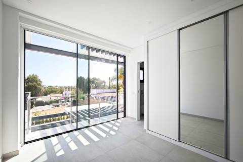 Moradia T4 em Vale Navio