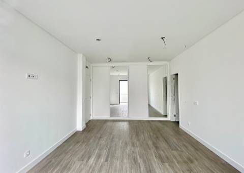 Nova - Moradia V3 com garagem, piscina, moderna e sofisiticada