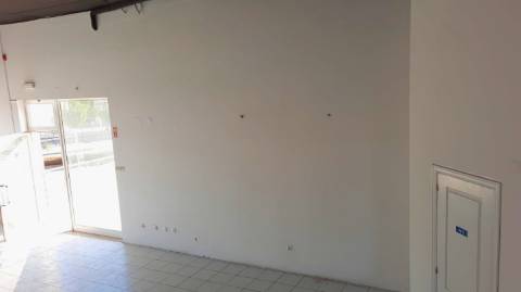 Loja Comercial em Localização Privilegiada Armação de Pêra