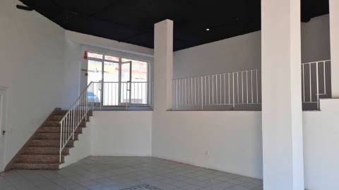 Loja Comercial em Localização Privilegiada Armação de Pêra