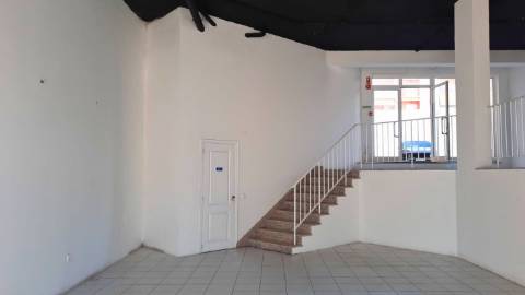 Loja Comercial em Localização Privilegiada Armação de Pêra