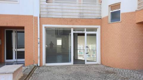 Loja Comercial em Localização Privilegiada Armação de Pêra