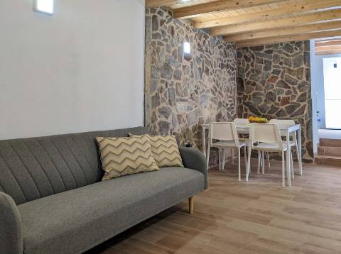 Moradia T2  remodelada em Algoz