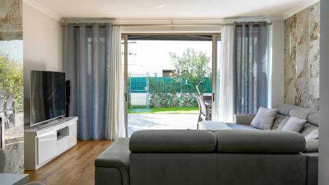 Moradia T3 + 1 com garagem, piscina, terraços,...