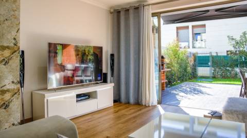 Moradia T3 + 1 com garagem, piscina, terraços,...