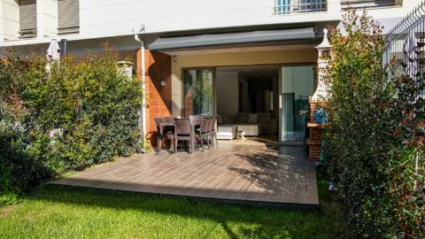 Moradia T3 + 1 com garagem, piscina, terraços,...