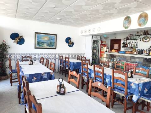 Oportunidade - Restaurante à Venda em Santa Eulália.