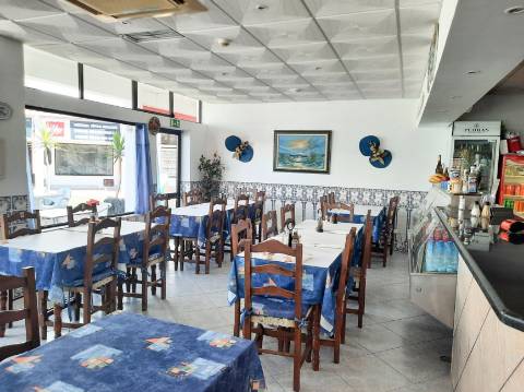 Oportunidade - Restaurante à Venda em Santa Eulália.