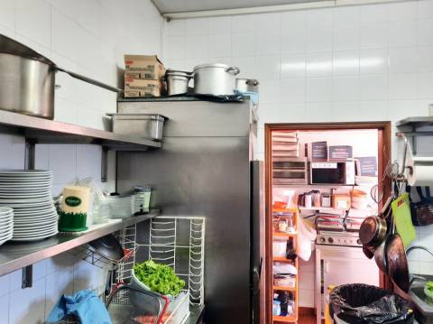 Oportunidade - Restaurante à Venda em Santa Eulália.