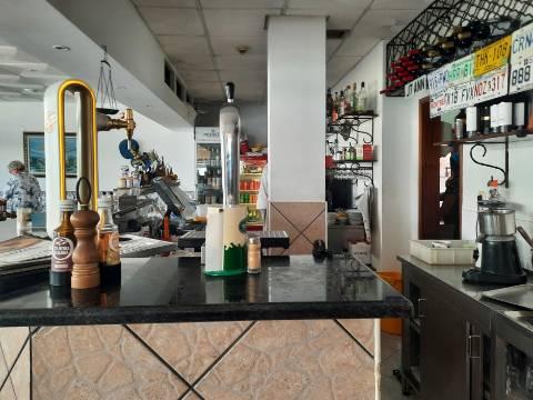 Oportunidade - Restaurante à Venda em Santa Eulália.