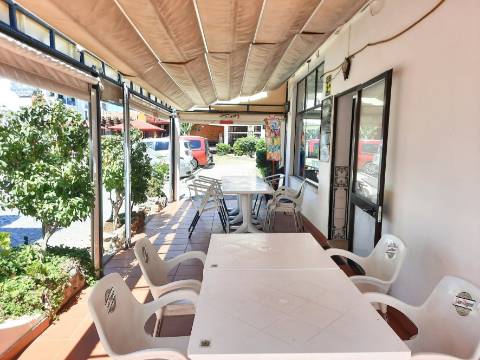 Oportunidade - Restaurante à Venda em Santa Eulália.