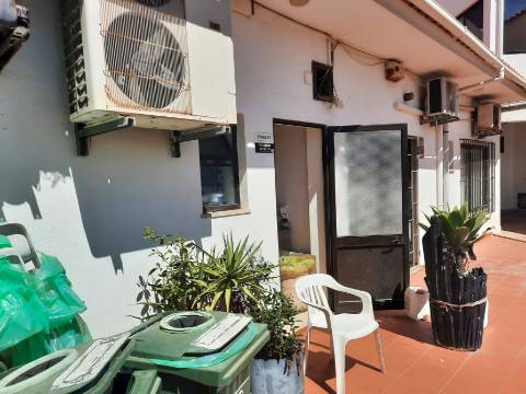 Oportunidade - Restaurante à Venda em Santa Eulália.