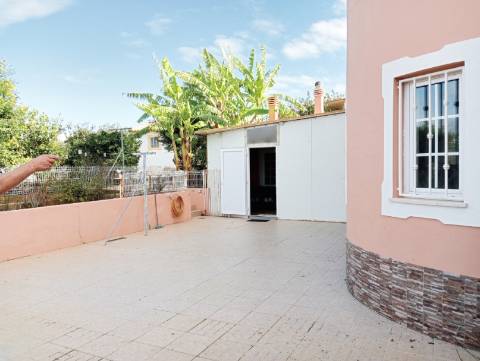 Villa privada nas Semarias - Galé , com 2.000 m2 de terreno