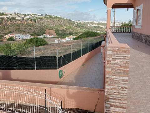 Villa privada nas Semarias - Galé , com 2.000 m2 de terreno